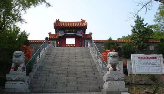 普兰店龙山寺