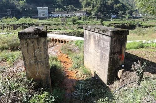 川汉铁路桥墩