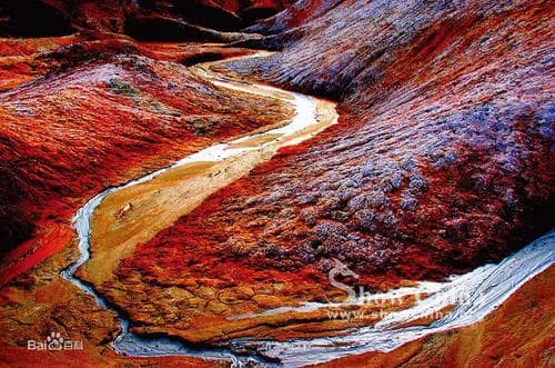 白杨沟泥火山群