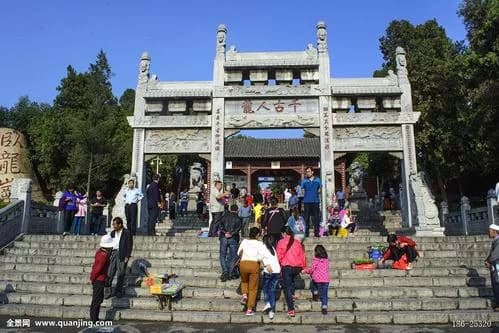 卧龙岗景区