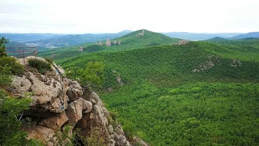 牙克石喇麻山