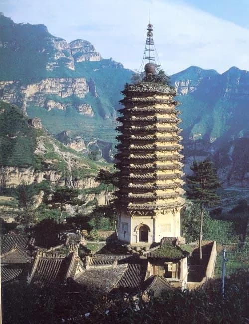 觉山寺塔