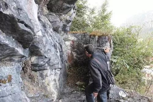 盆形岭红军哨所及战壕