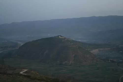 卦台山遗址