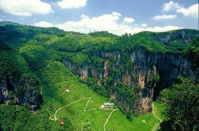 女山