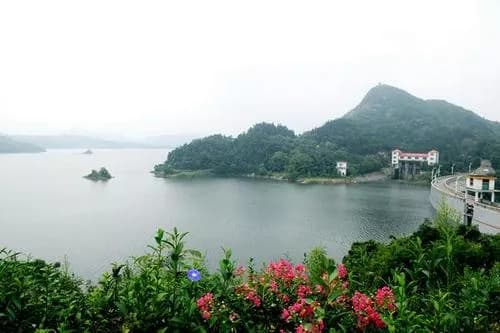 香山湖水利生态旅游区