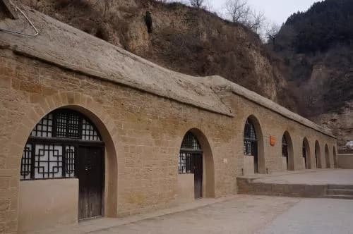 杨家圪台革命旧址