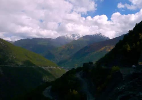 俄初山