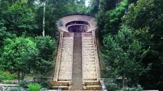 灵石山曹源大师塔墓