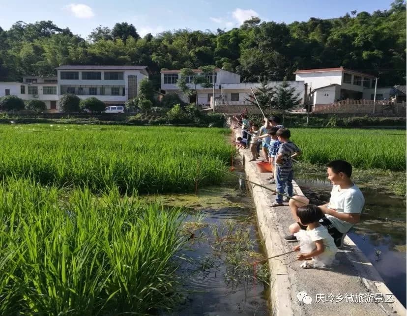 岭·格萨尔王庙