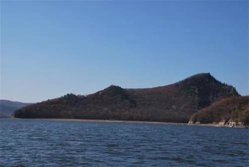 镜泊湖城墙砬子山城遗址