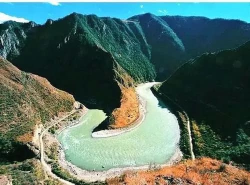 雅砻江大峡谷