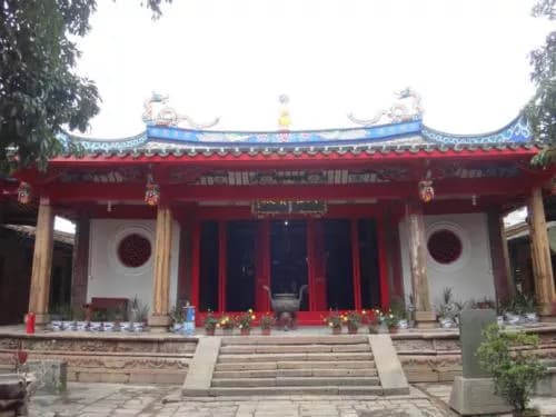 梁厝龙瑞寺大殿