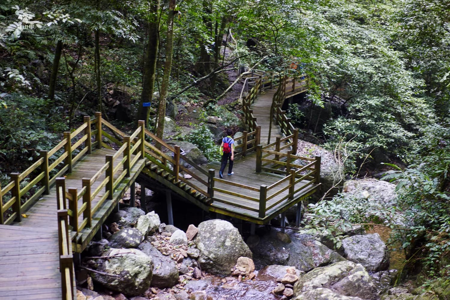 老龙潭、斩蛇崖、五指山景区
