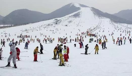 新疆银峰滑雪基地