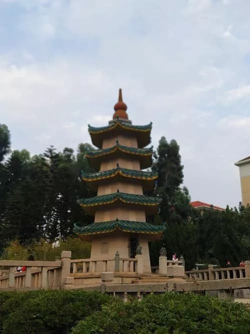 陈敬贤墓塔