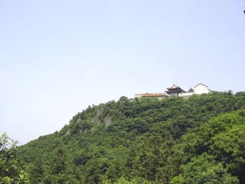 砚洼山南麓