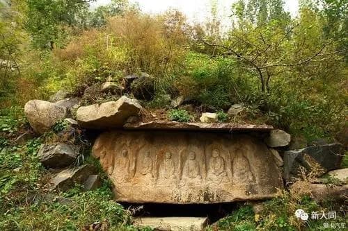 曲回寺石像冢