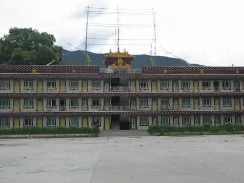 噶登彭德林寺