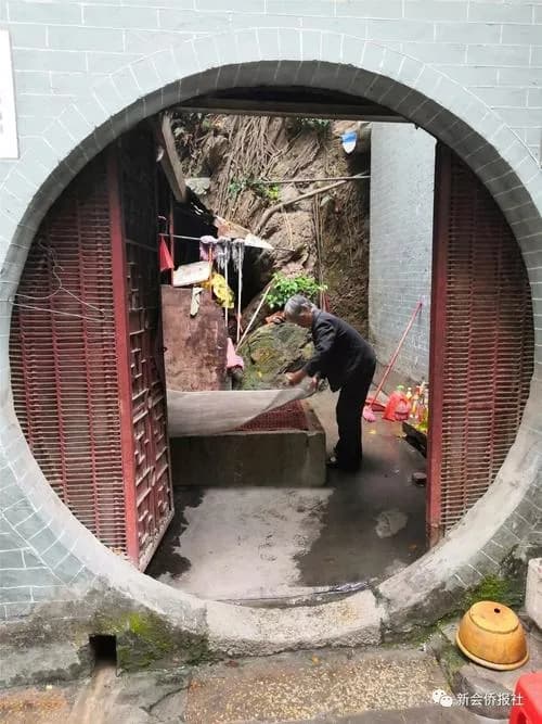 新会莲花井