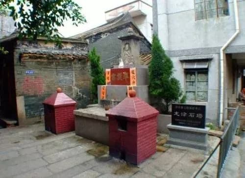 龙津石塔