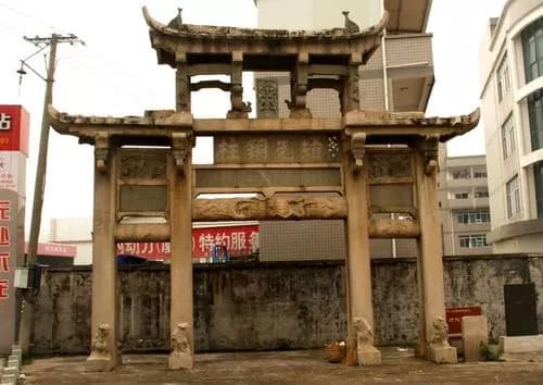 绩光铜柱坊